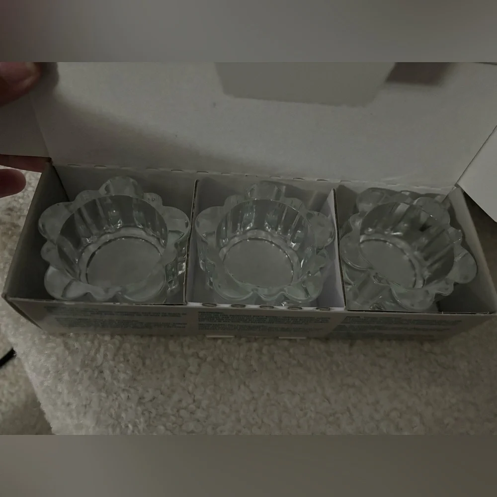 Partylite daisy tealight trio candle holders. Set of 3 - Picture 4 of 6